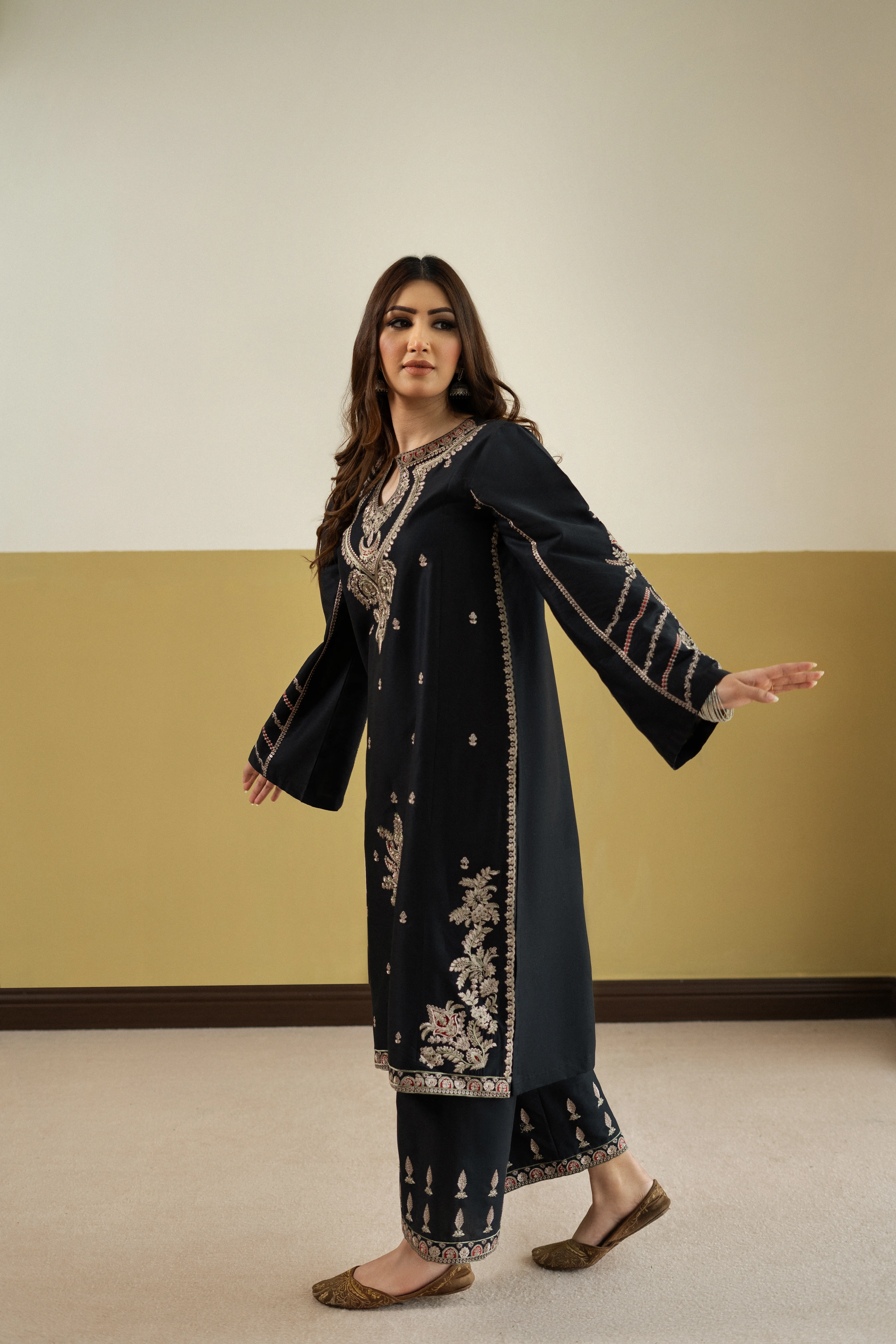 ASH NOOR - Image 4