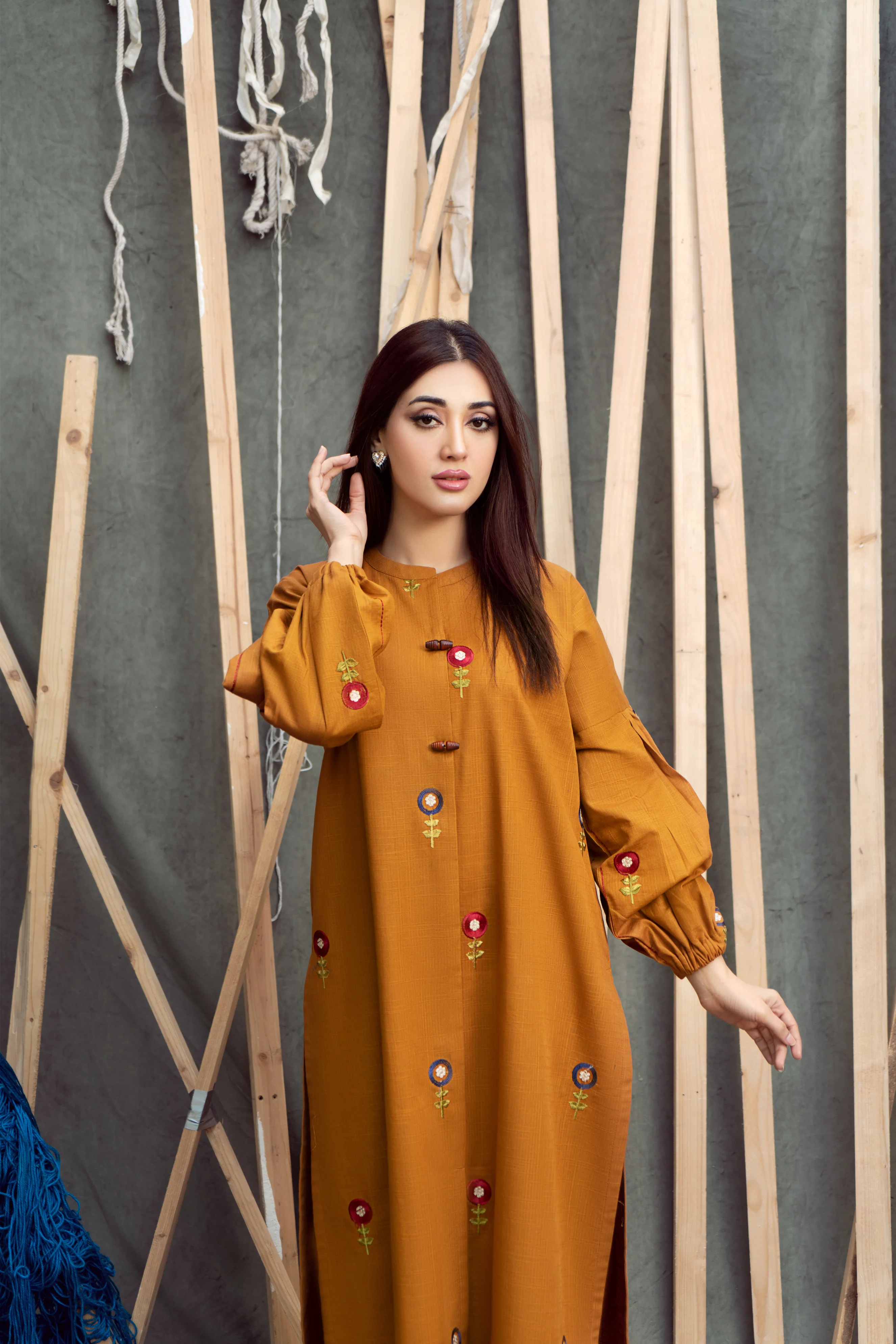 CHIC CONTRAST - Image 11