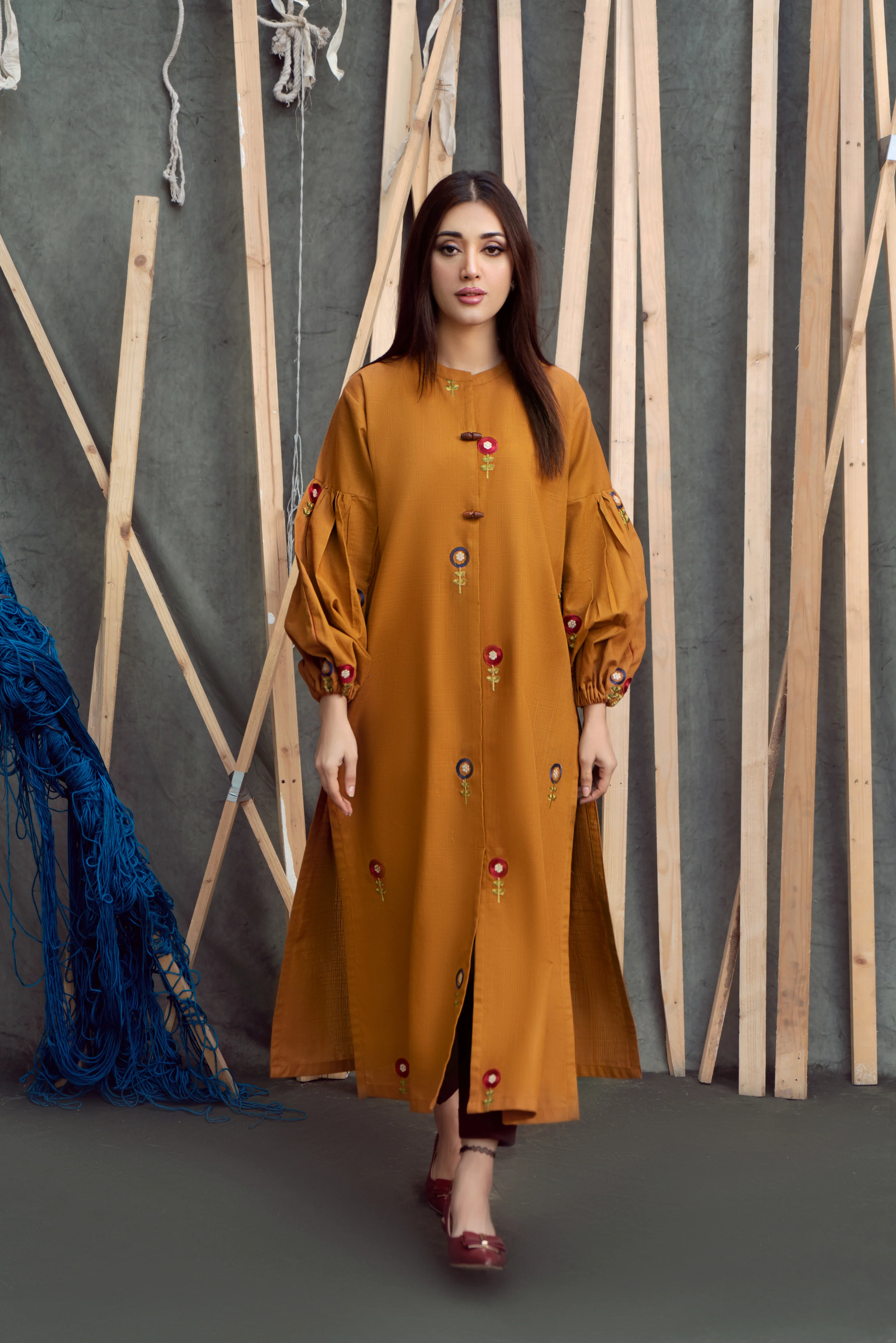 CHIC CONTRAST - Image 13