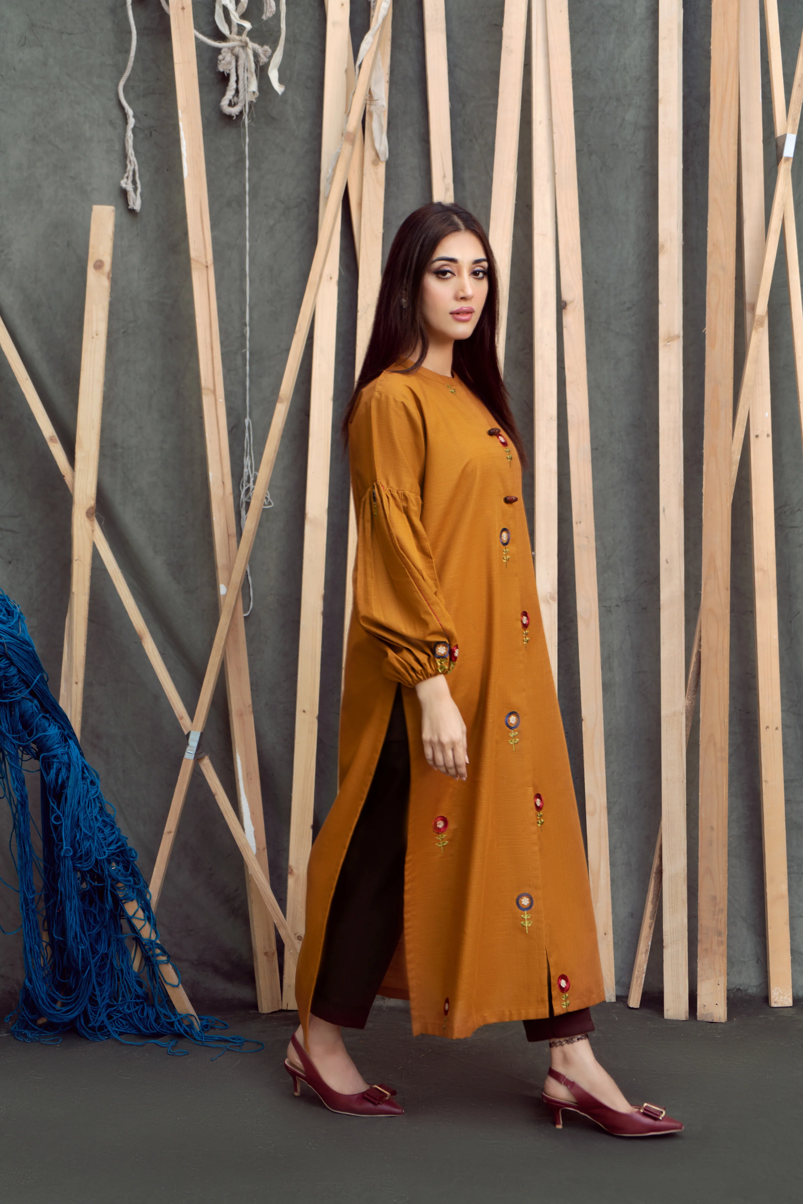 CHIC CONTRAST - Image 15