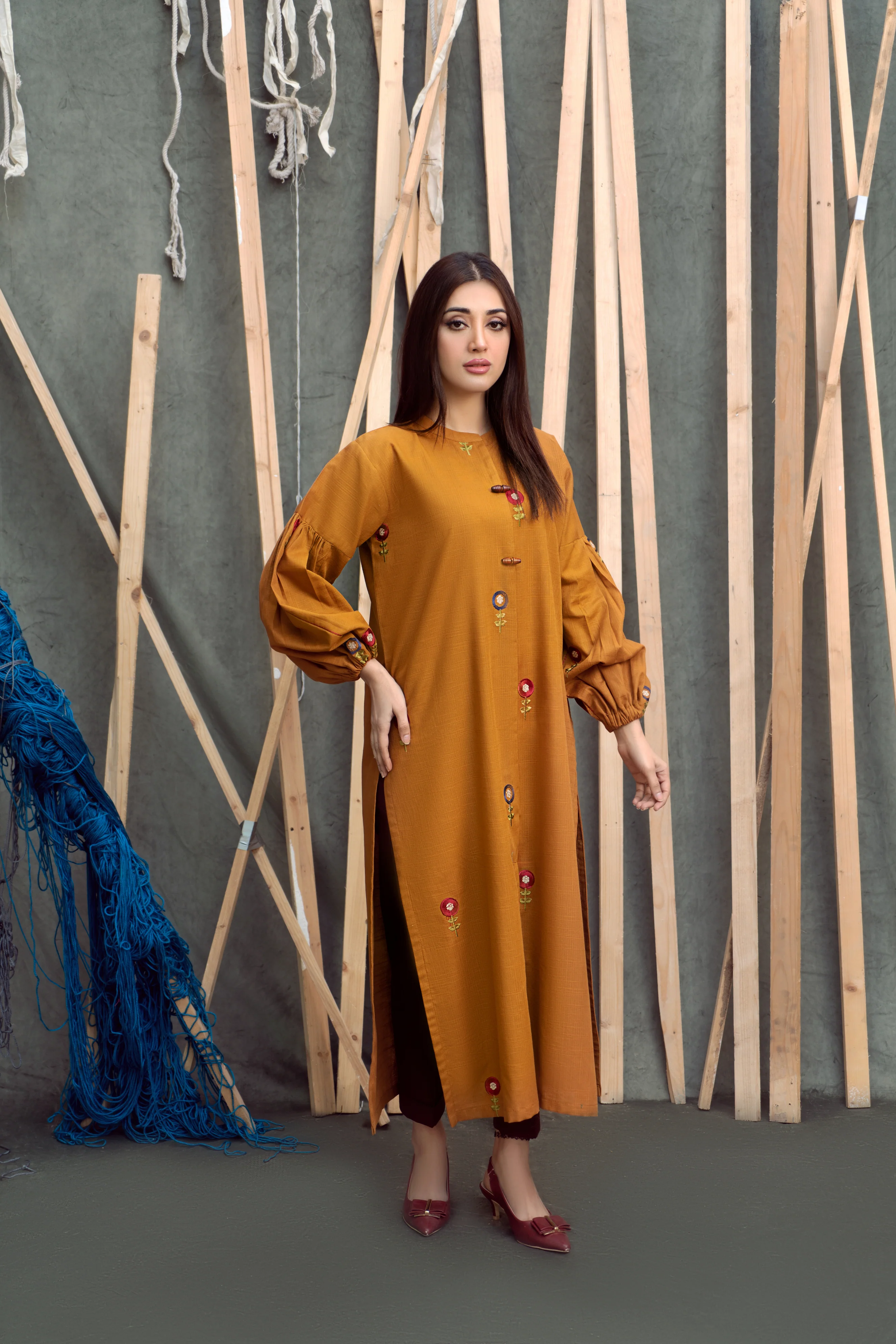 CHIC CONTRAST - Image 3
