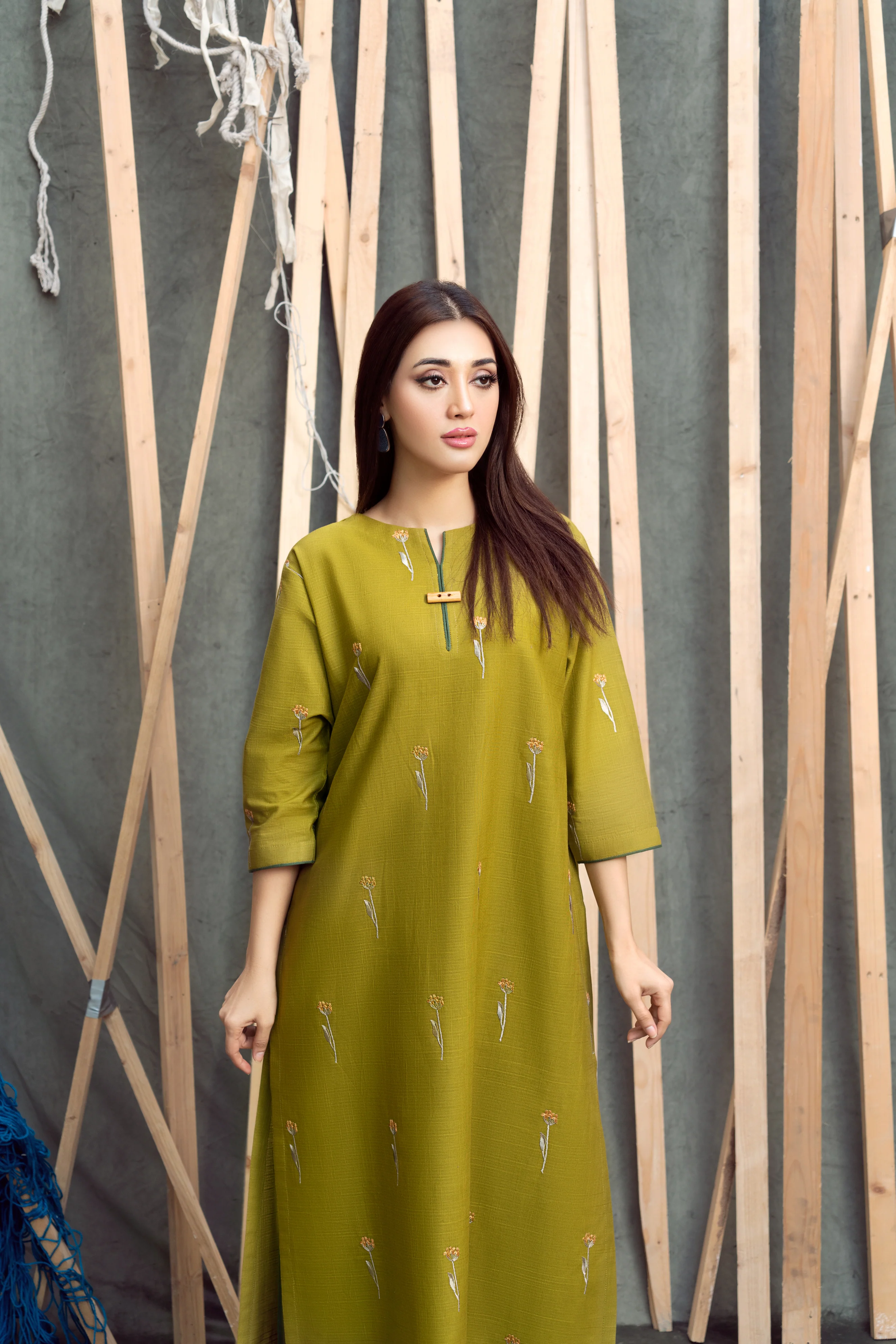 CROSS THREADS - Image 10