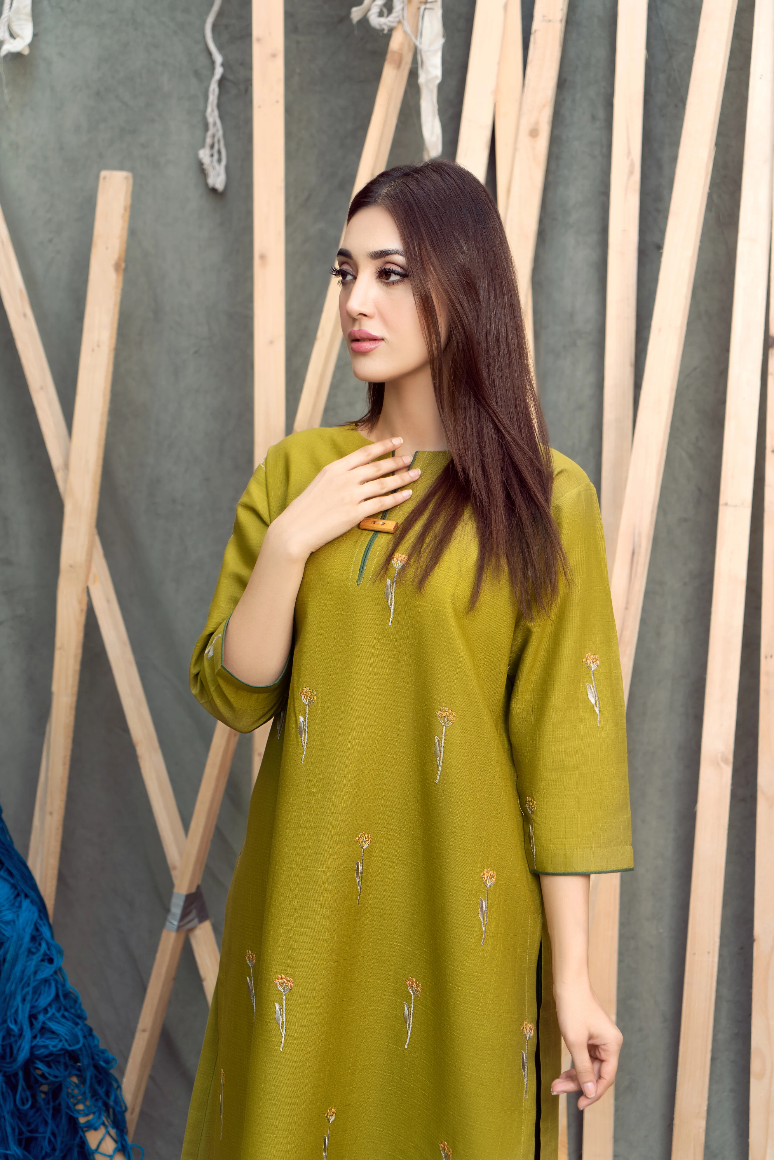 CROSS THREADS - Image 11